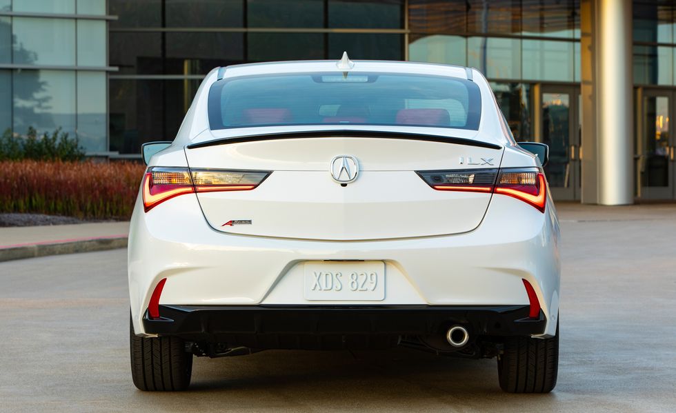 duoi-xe-acura-ilx.jpg