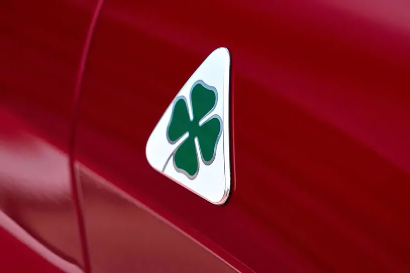 logo-tuong-trung-alfa-romeo-stelvio-tinbanxe.jpg