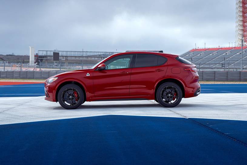 than-xe-alfa-romeo-stelvio-tinbanxe.jpg