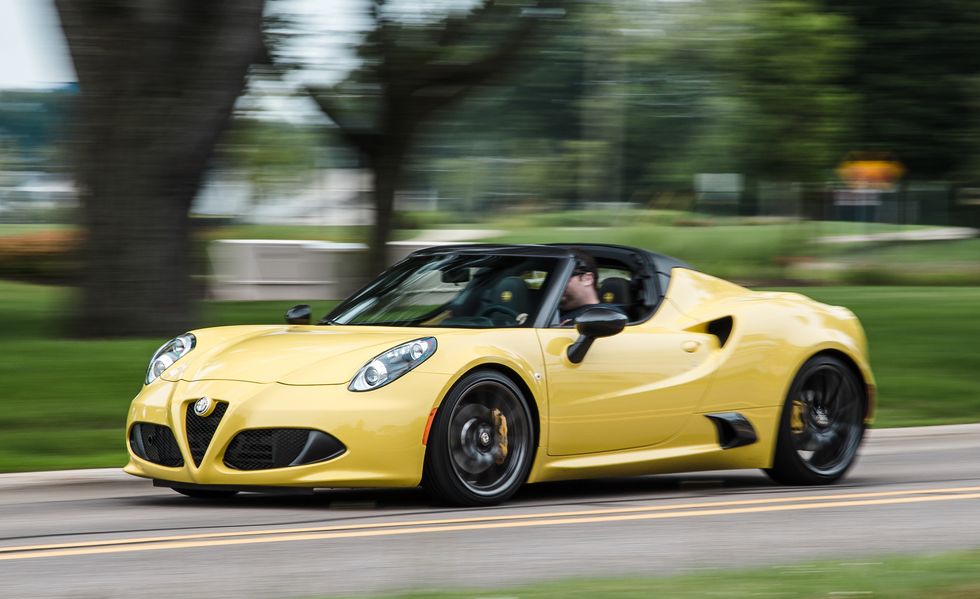 toc-do-alfa-romeo-4c-vuot-troi.jpg