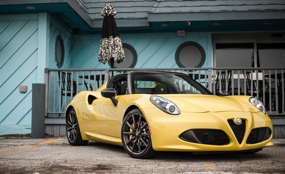 cum-dau-xe-alfa-romeo-4c.jpg