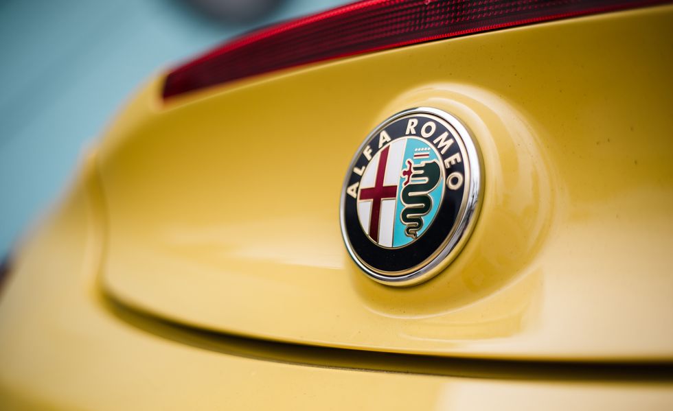 logo-alfa-romeo-4c.jpg