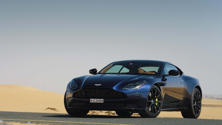 cum-den-truoc-aston-martin-db11-tinbanxe.jpg