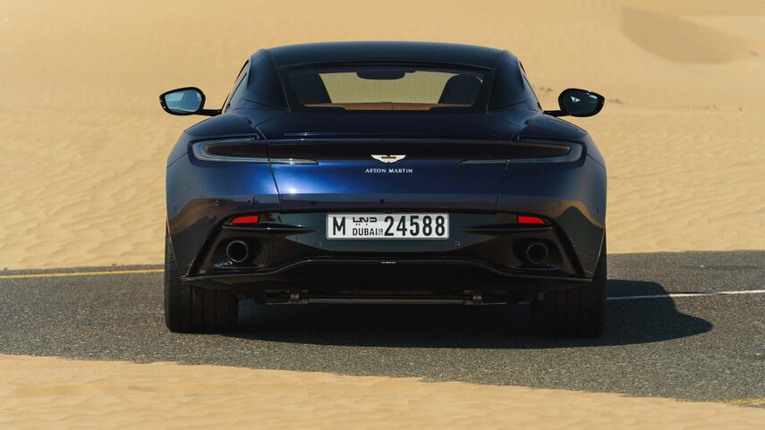 duoi-xe-aston-martin-db11-tinbanxe.jpg