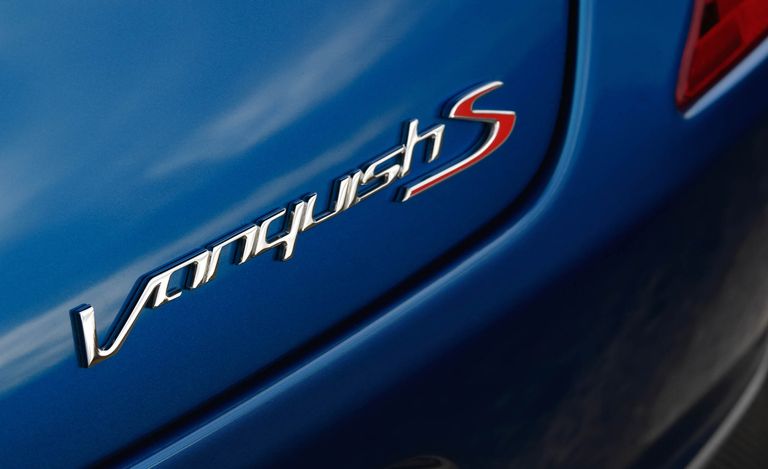 logo-ten-xe-aston-martin-vanquish-tinbanxe.jpg