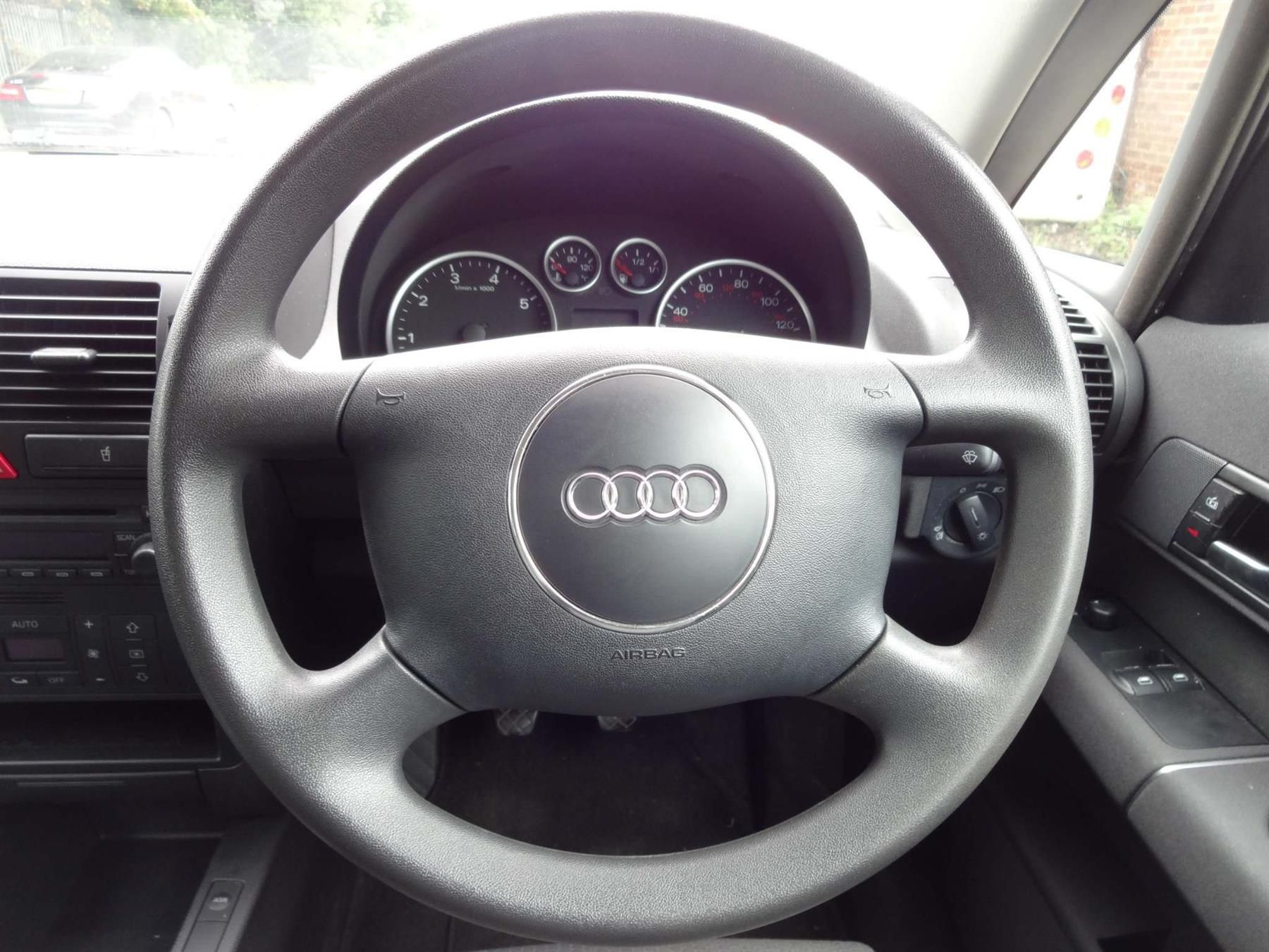 vo-lang-audi-a2.jpg