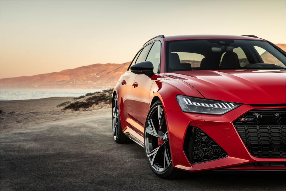 den-phia-truoc-audi-rs6.jpg