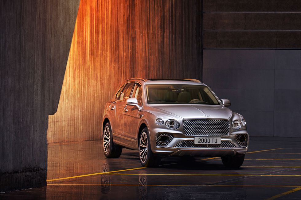 dau-xe-bentley-bentayga.jpg