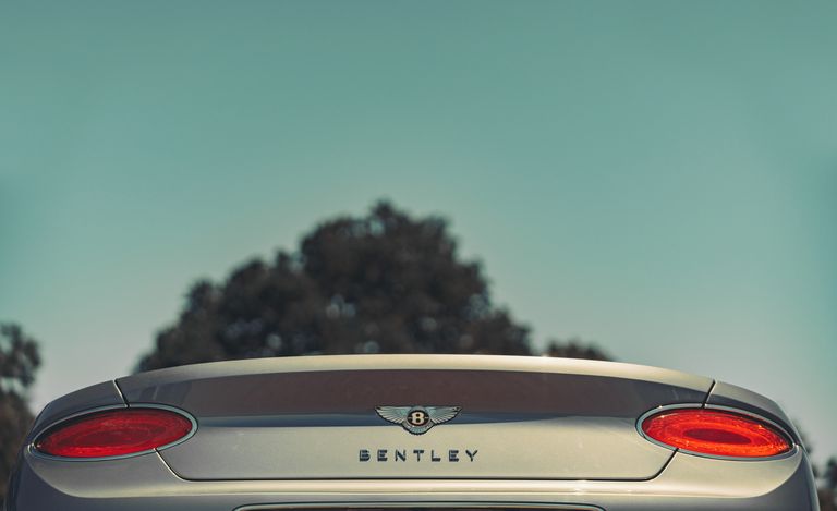 logo-bentley-continental-gt-phia-sau.jpg