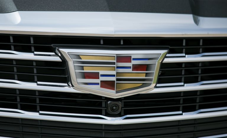 logo-cadillac-cts-phia-dau-xe.jpg