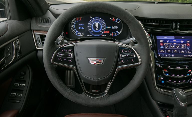 vo-lang-cadillac-cts.jpg