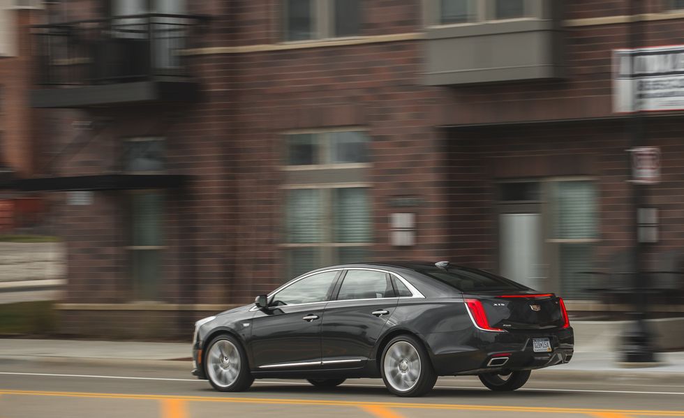 an-toan-cadillac-xts.jpg