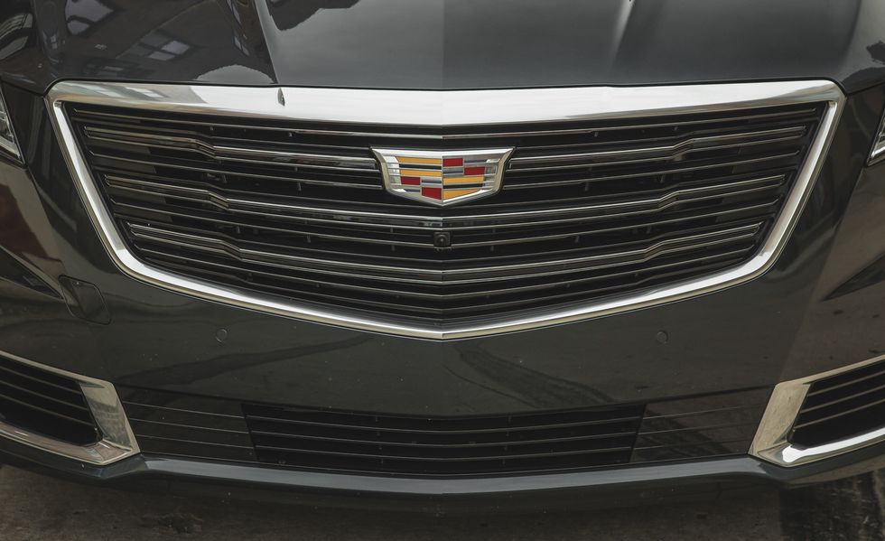 mat-ca-lang-cadillac-xts.jpg