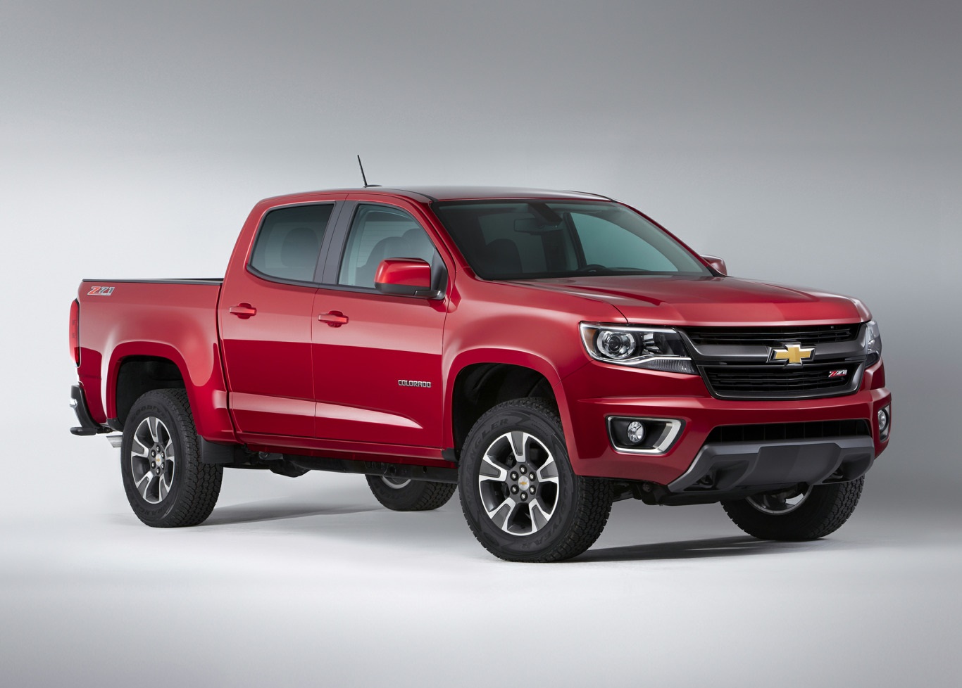 chevrolet-colorado-thu-hut-nguoi-nhin.jpg