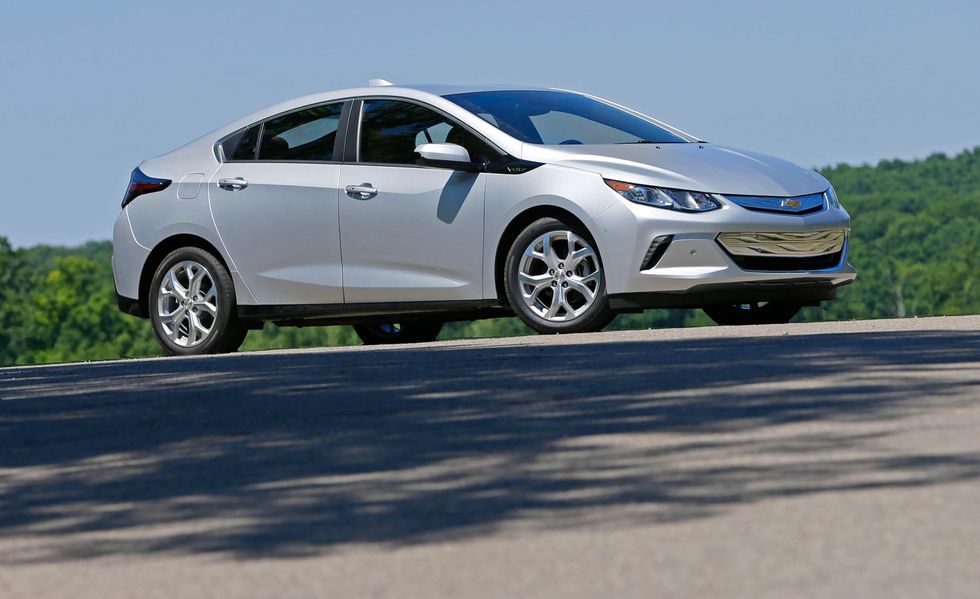 hong-xe-chevrolet-volt.jpg