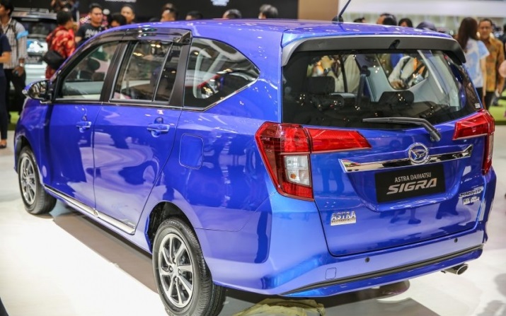 than-xe-daihatsu-sigra.jpg