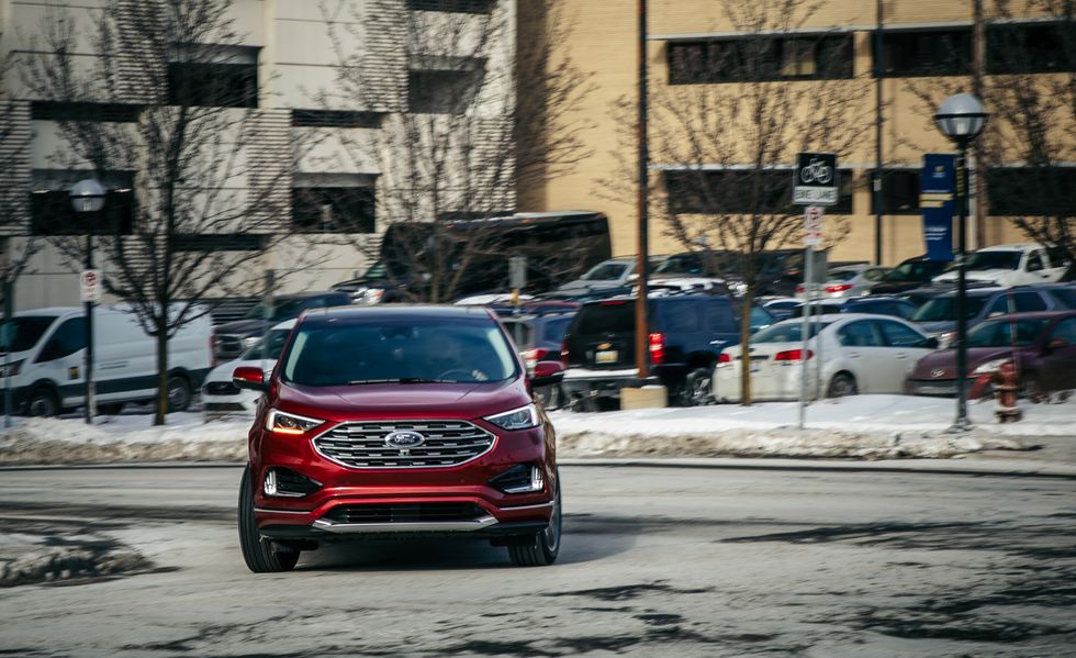 ford-edge-ngoai-that-tinbanxe-2.jpg