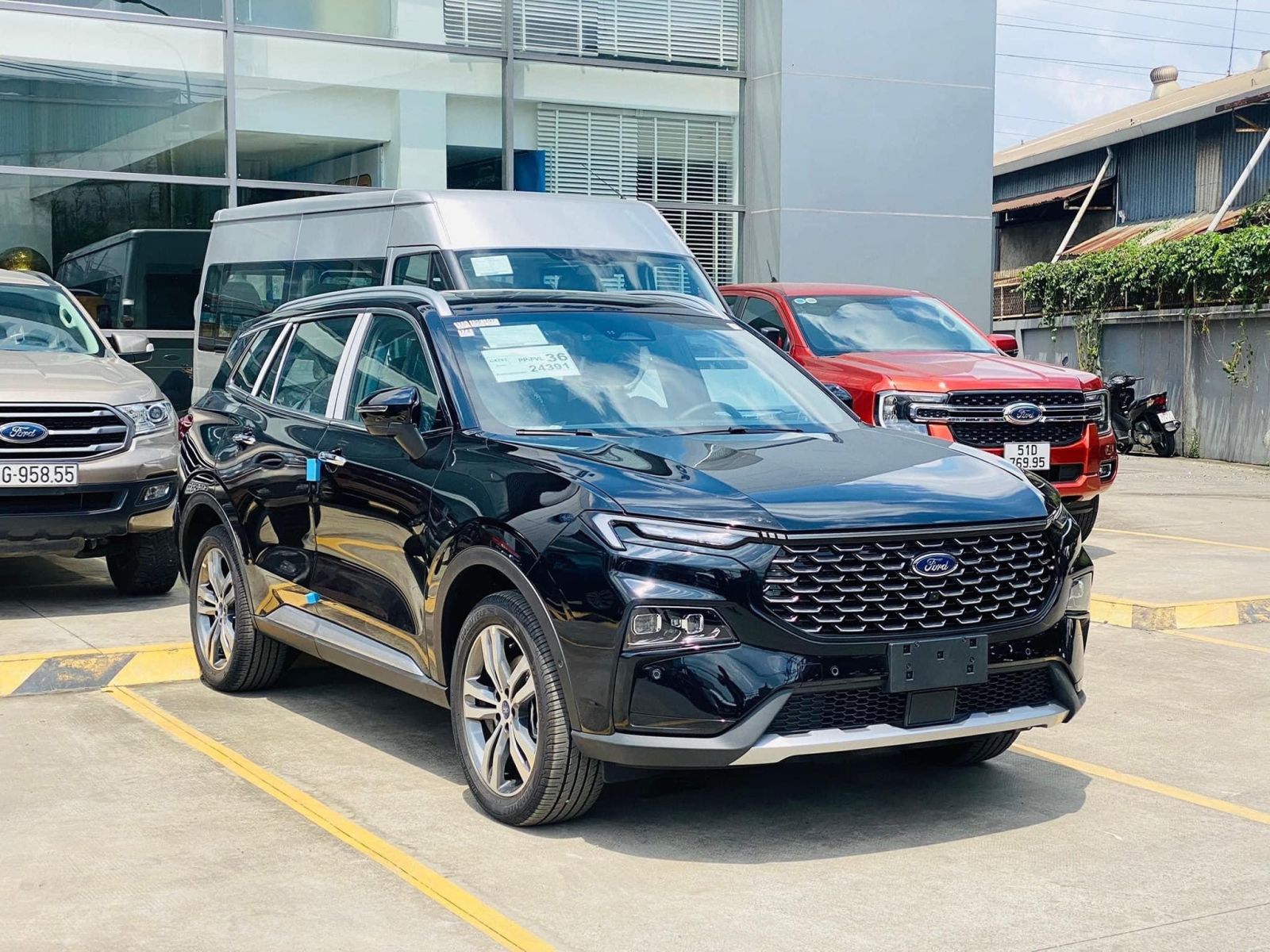 ford-territory-mau-sac-tinbanxe-den.jpeg