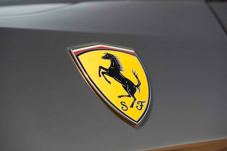 logo-bieu-tuong-ferrari-gtc4lusso-tinbanxe.jpg