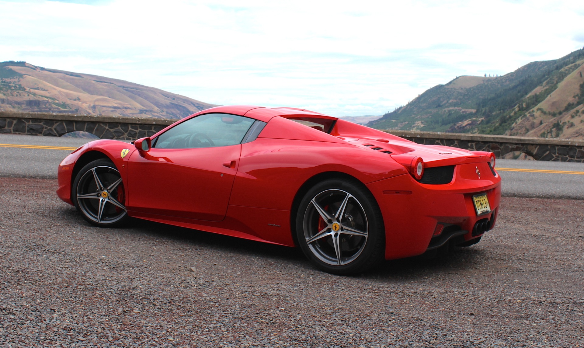 hong-xe-ferrari-458.jpg