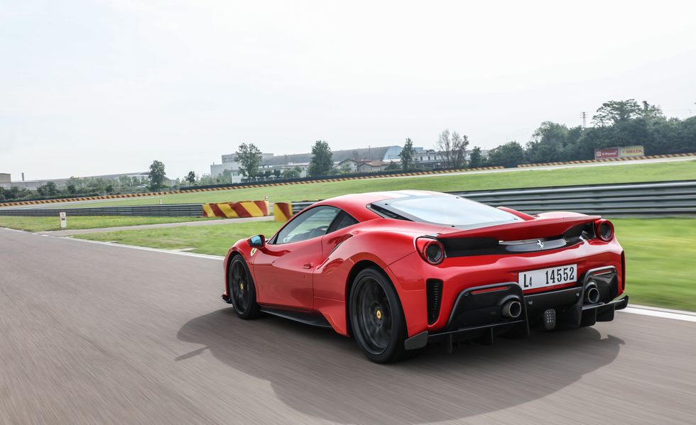 trai-nghiem-ferrari-488-pista.jpg