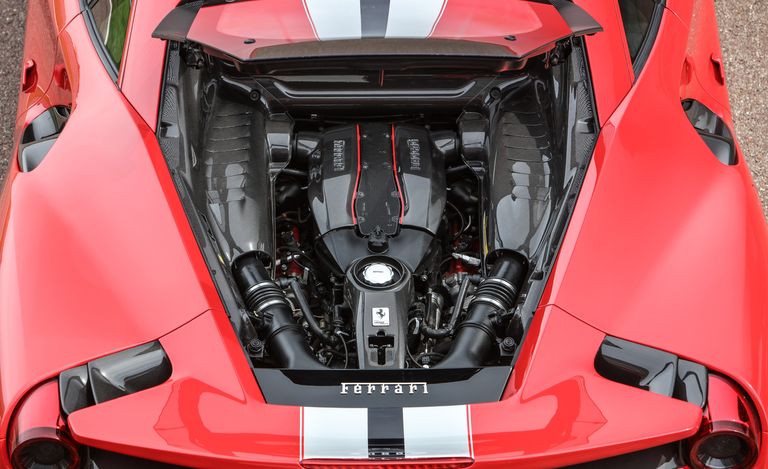 dong-co-ferrari-488-pista.jpg