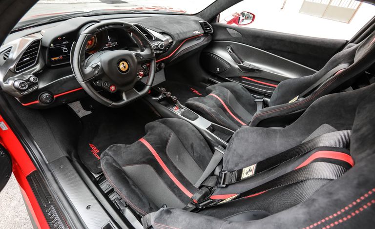 tap-lo-ferrari-488-pista.jpg