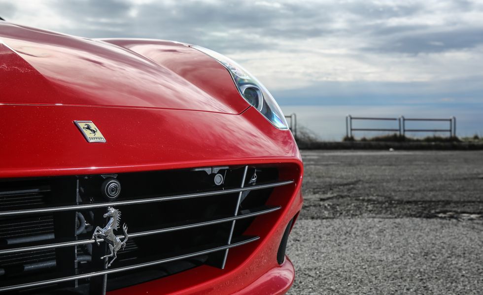 mat-ca-lang-ferrari-california-t-tinbanxe.jpg