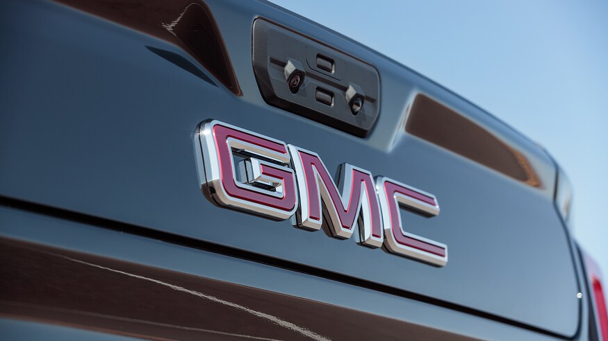 logo-gmc-sierra-3500hd-denali-phia-sau.jpg