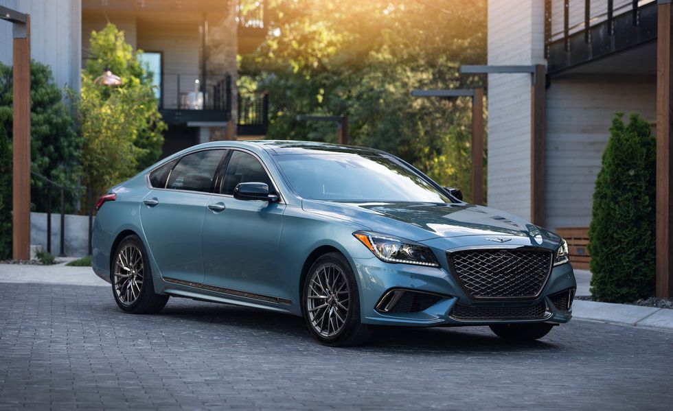 cum-dau-xe-genesis-g80.jpg