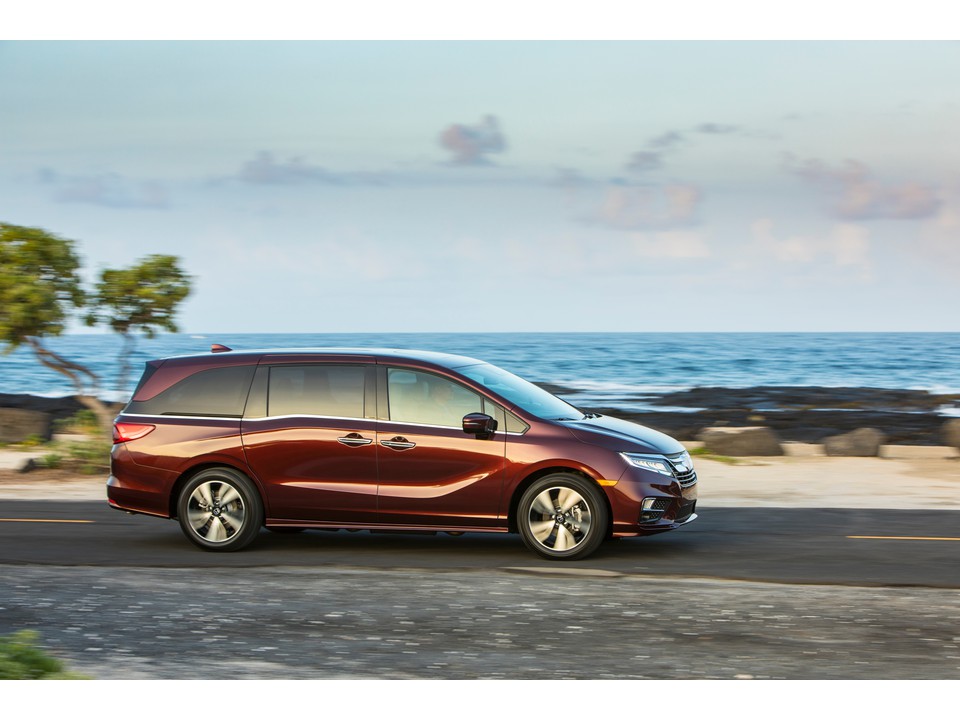 2020_Honda_Odyssey_Exterior_1.jpg