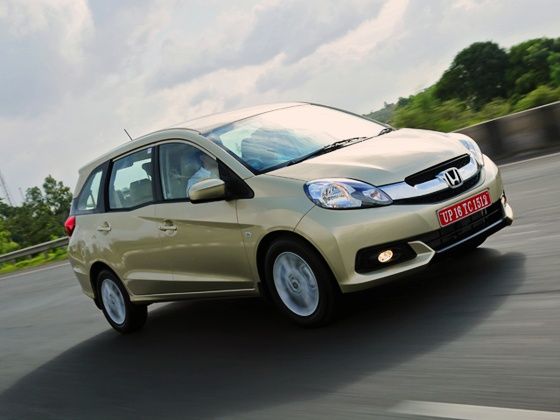 honda-mobilio-petrol-diesel-mpv-road-test-review-india-zigwheels-03072014-m00_560x420.jpg