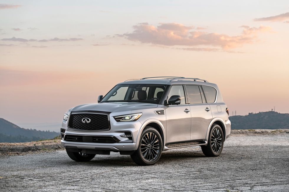 cum-den-truoc-infiniti-qx80-tinbanxe.jpg