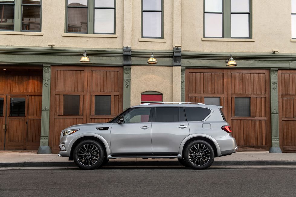 than-xe-infiniti-qx80-tinbanxe.jpg