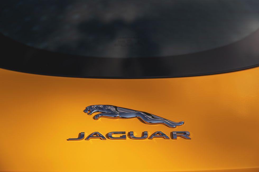 logo-thuong-hieu-jaguar-f-type.jpg