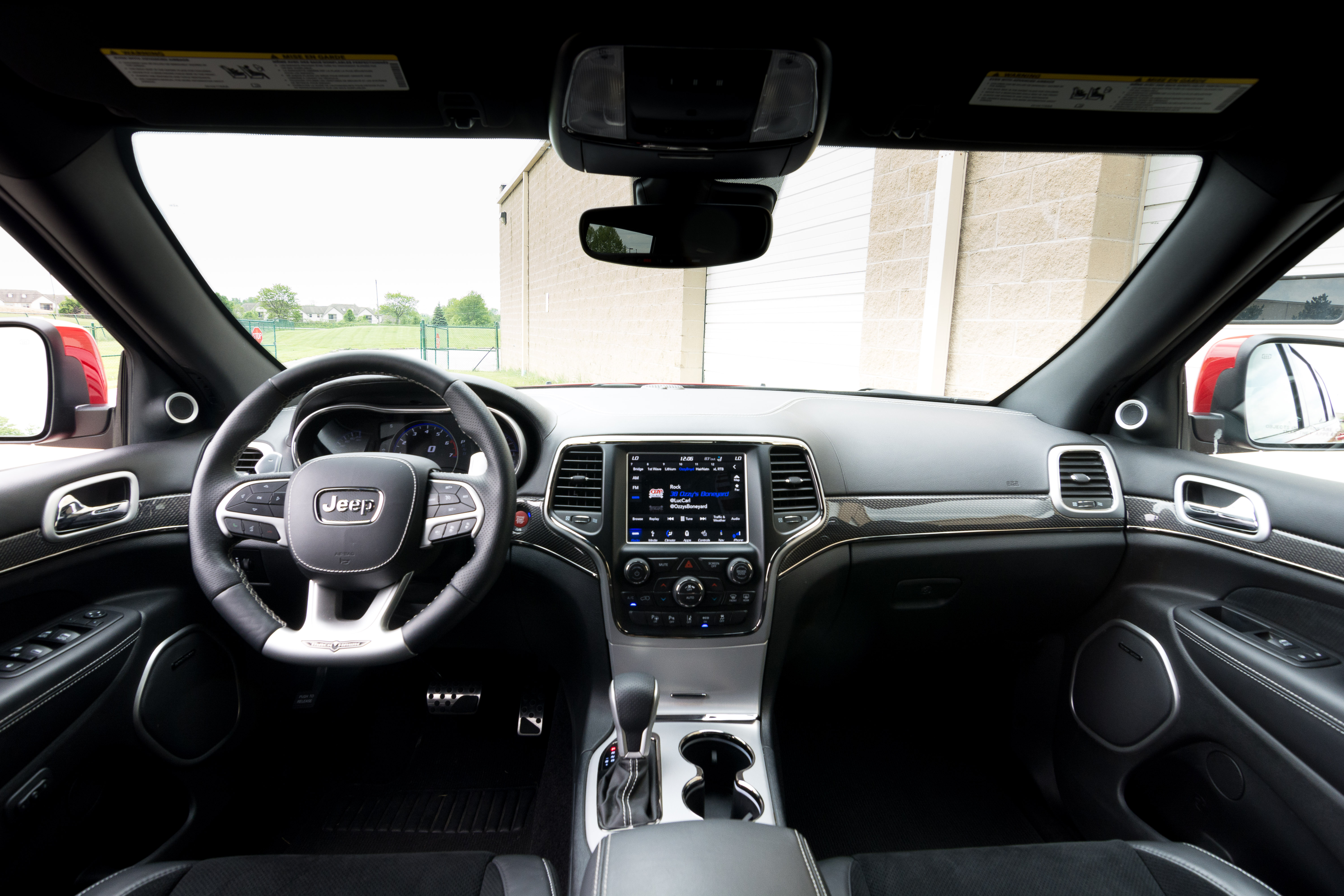 tap-lo-jeep-grand-cherokee-trackhawk.jpg