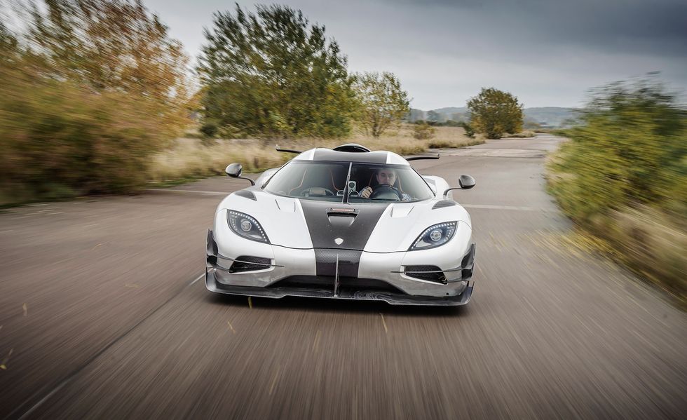 dau-xe-koenigsegg-one1.jpg