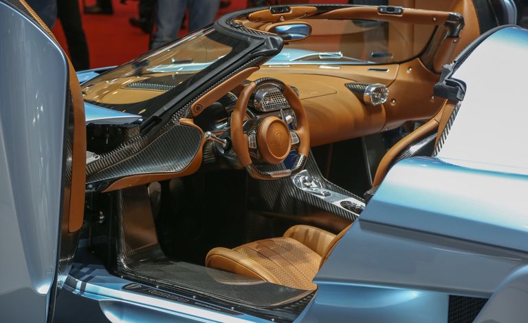 vo-lang-koenigsegg-regera.jpg