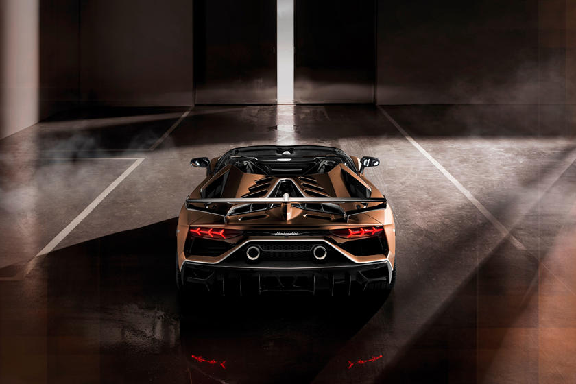 duoi-xe-lamborghini-aventador-svj.jpg