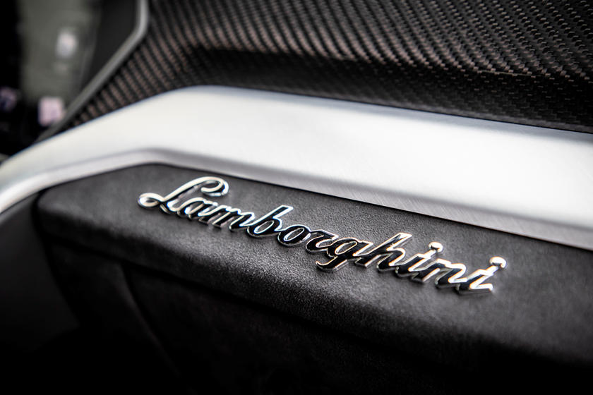 Lamborghini Urus độ siêu mạnh mẽ lên tới 900 mã lực