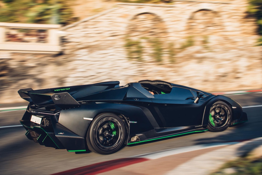 an-toan-lamborghini-veneno.jpg