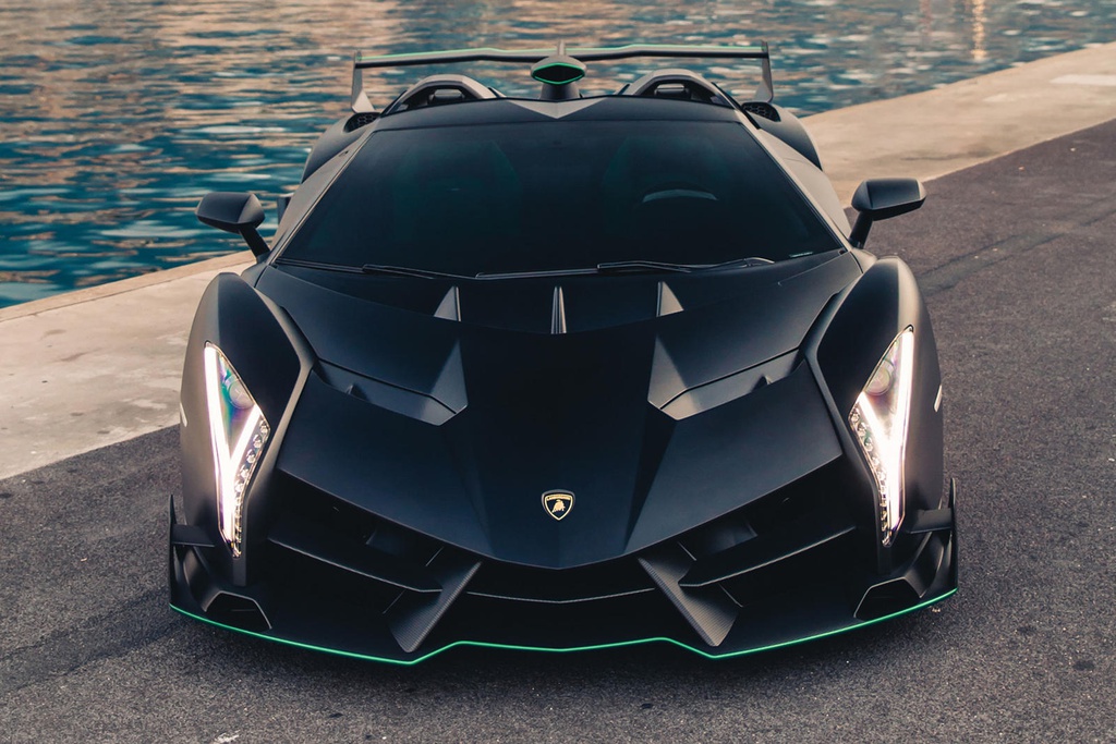 dau-xe-lamborghini-veneno.jpg