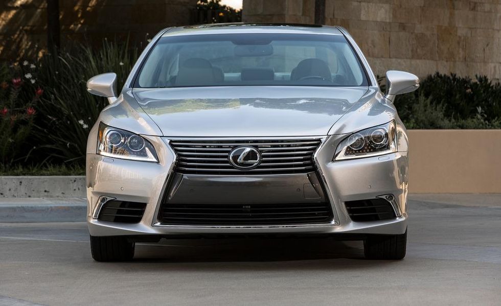 dau-xe-lexus-ls460-tinbanxe.jpg