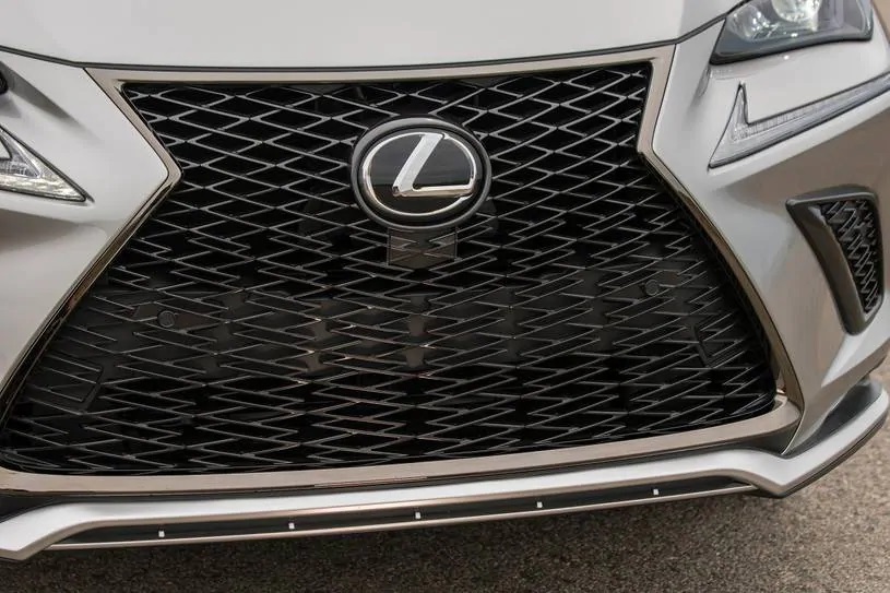 mat-ca-lang-lexus-nx300-tinbanxe.jpg