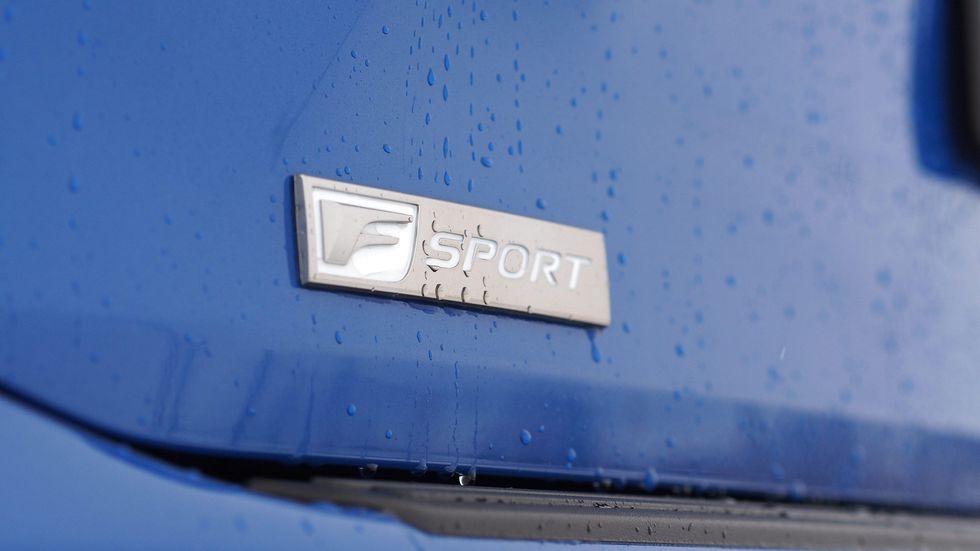 logo-f-sport-lexus-rx-450-tinbanxe.jpg