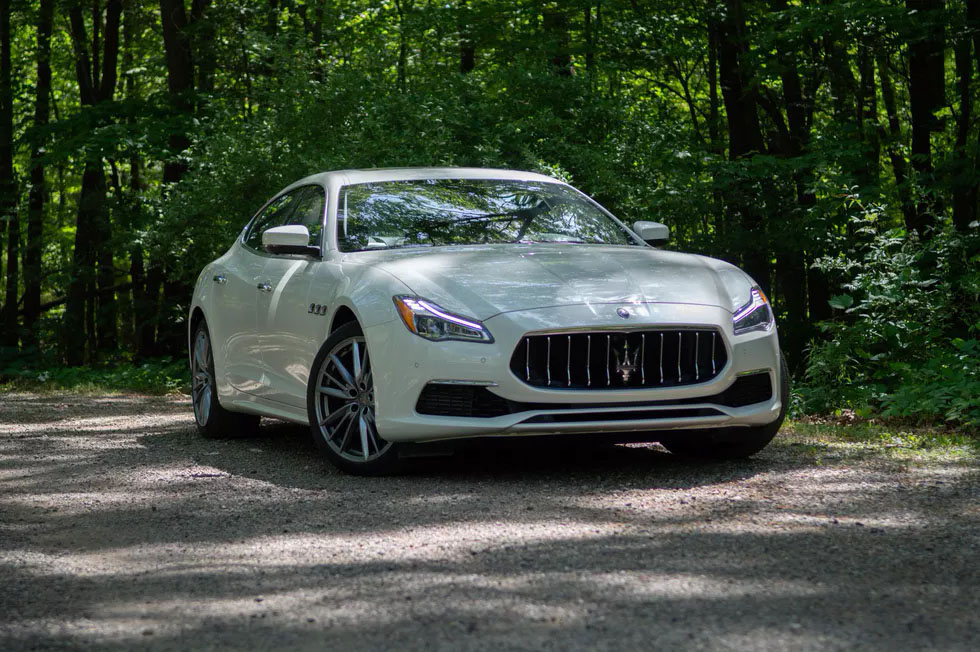 cum-den-truoc-maserati-quattroporte-tinbanxe.jpg