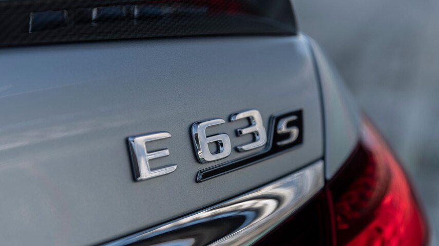 logo-ten-xe-mercedes-amg-e63-tinbanxe.jpg