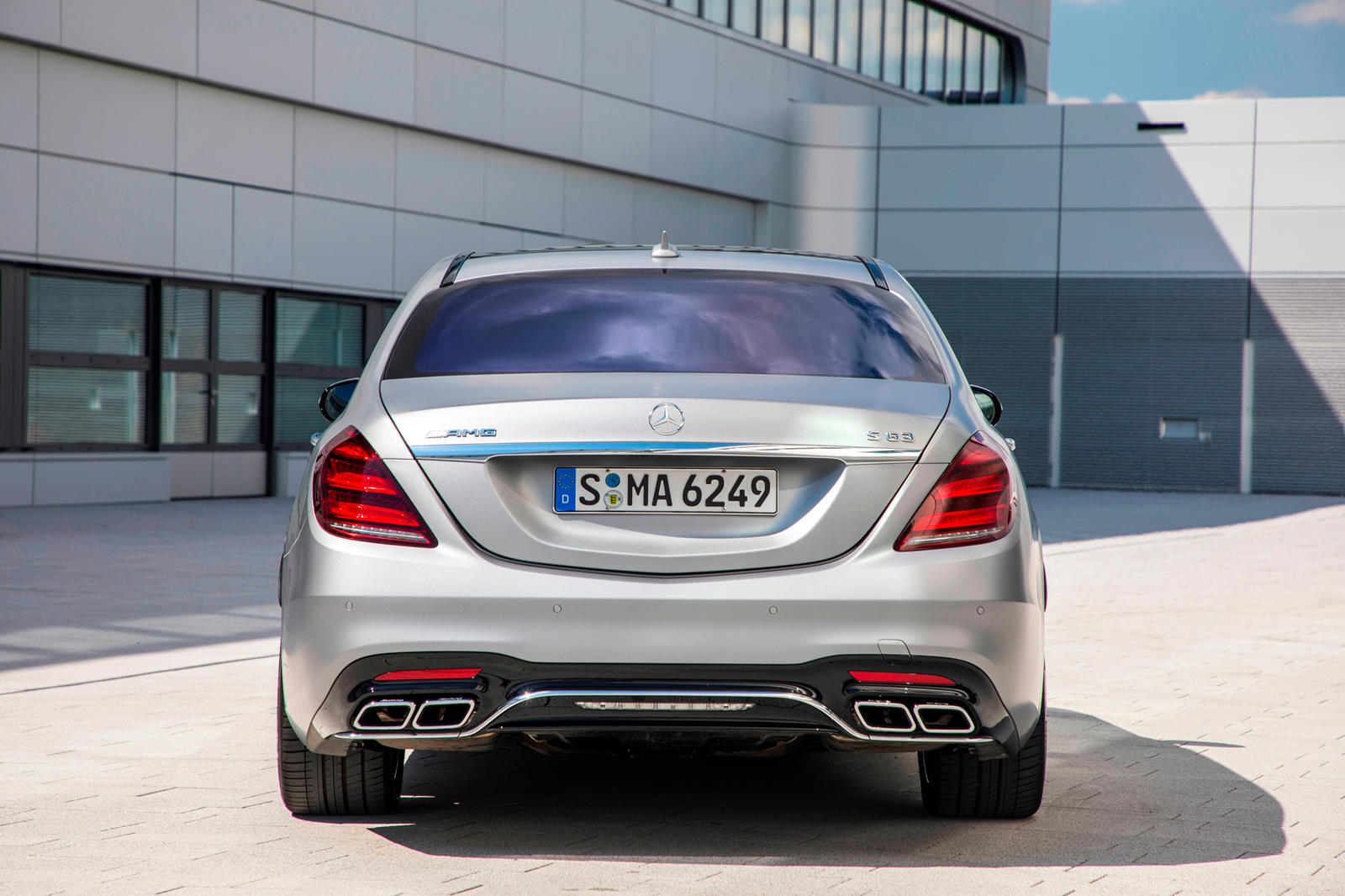 duoi-xe-mercedes-s63-tinbanxe.jpg