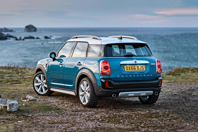 2020-mini-cooper-countryman-rear-angle-view-tinbanxe-2.jpg