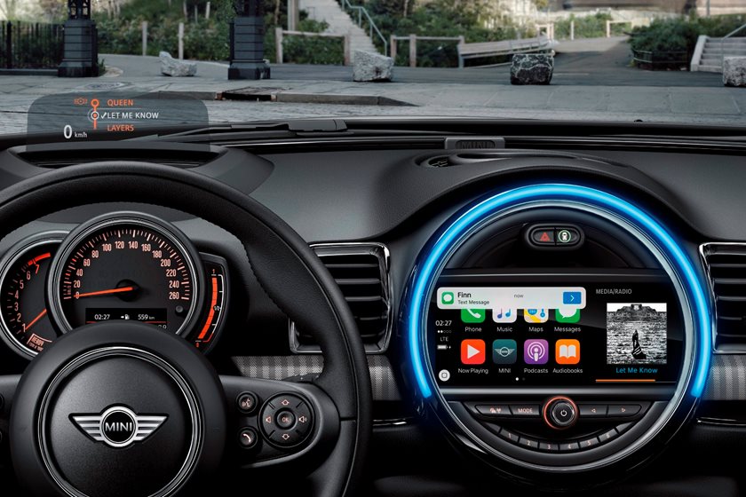 2020-mini-cooper-countryman-infotainment-system-tinbanxe-1.jpg